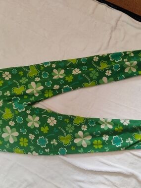 No Boundaries Green Shamrock & Floral Leggings